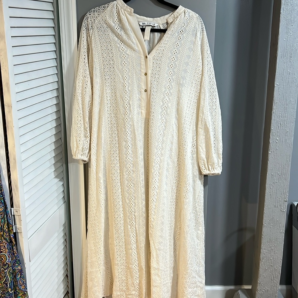 ZARA Embroidery White Midi Dress